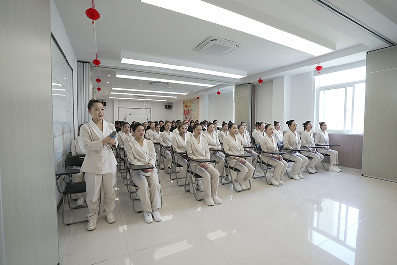 美容美发培训费用全解析：如何选择高性价比课程？